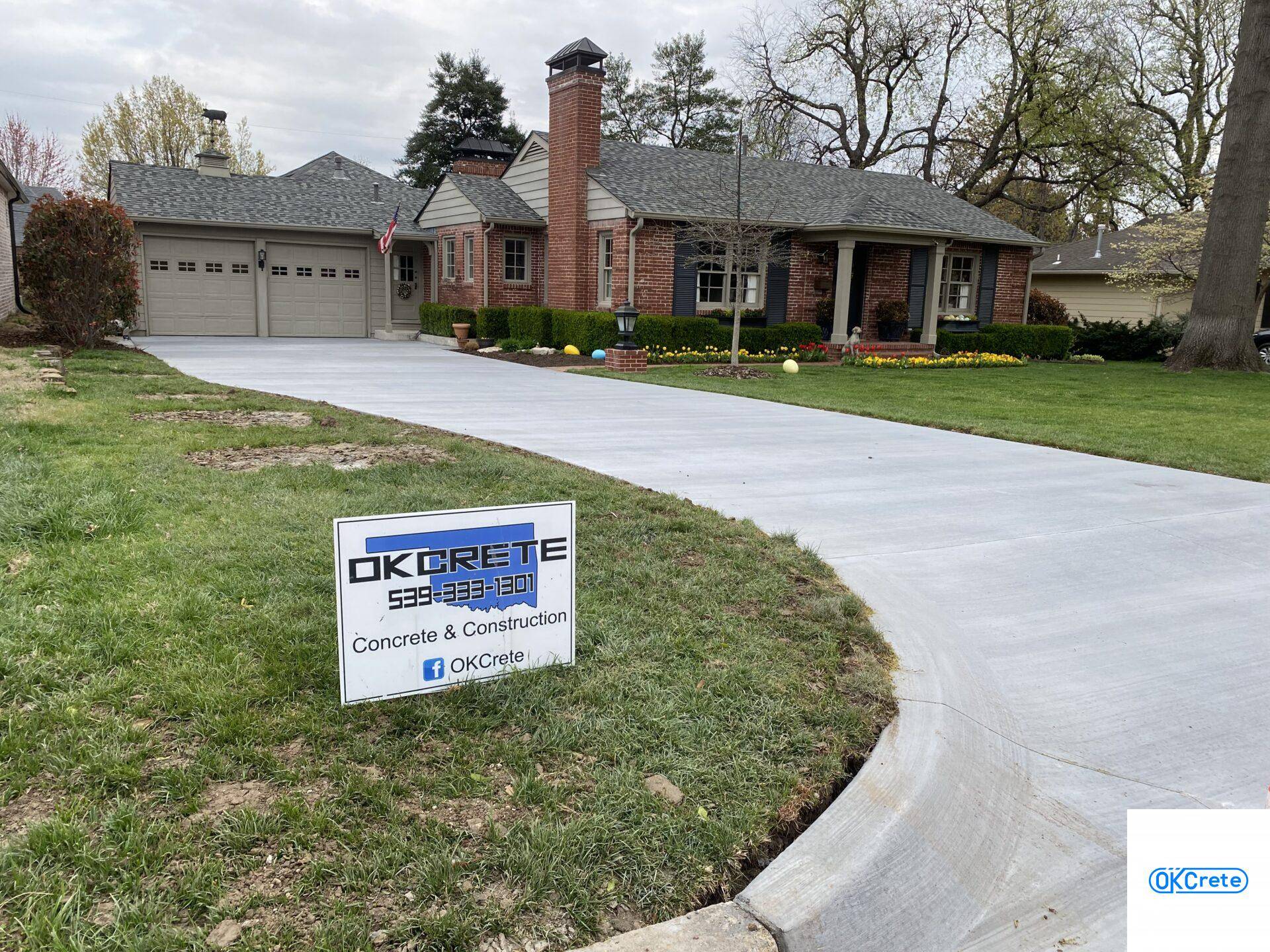 2021 03 30 Midtown Tulsa Colored Concrete Driveway IMG 4170 Straight or Curved Surfaces