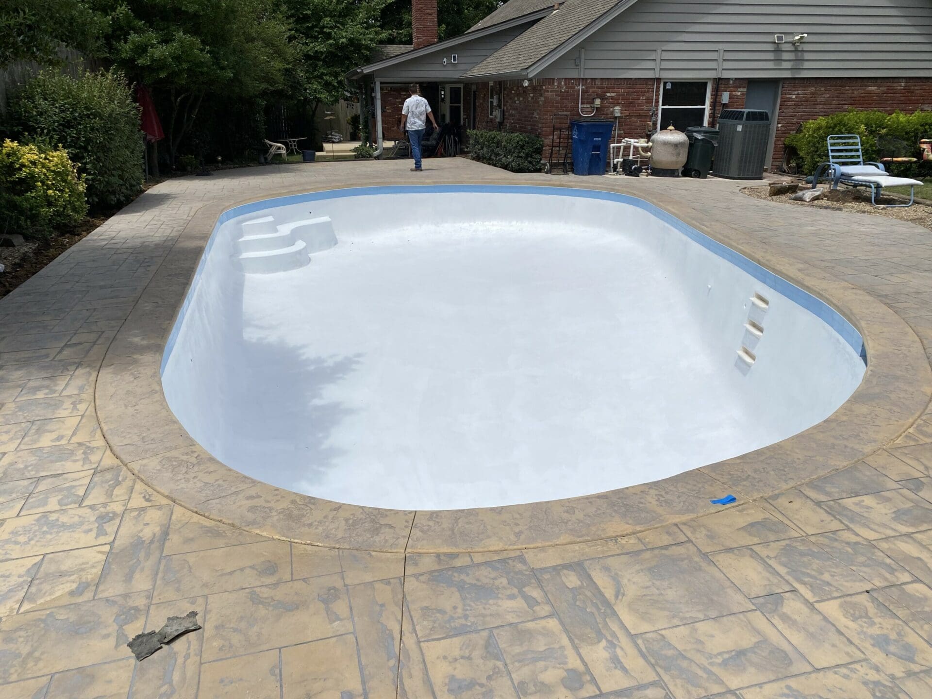 2021-07-15-South-Tulsa-swimming-pool-rock-texture-coping-white-wash-concrete-pool-deck-bamboo-colored-slate-stamp-IMG_5683-1