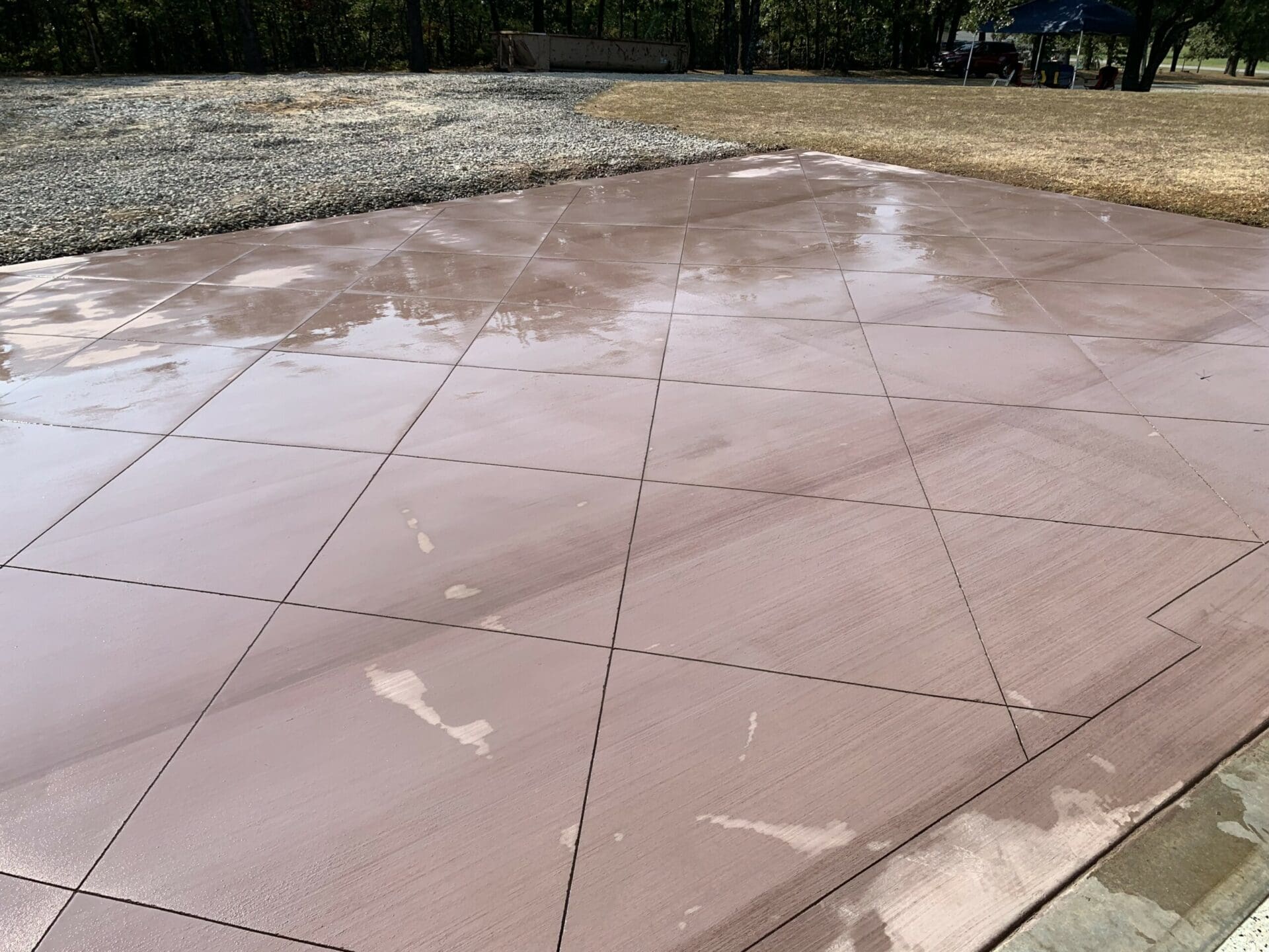 Oklahoma Colored Concrete Driveway with Diamond Saw Cuts