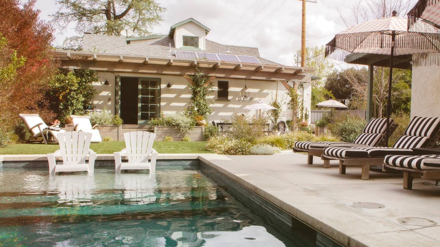 Concrete Pool Deck Parasols 53876 146253